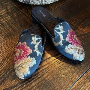Birdies Embroidered Flats - Black ~ STUNNING